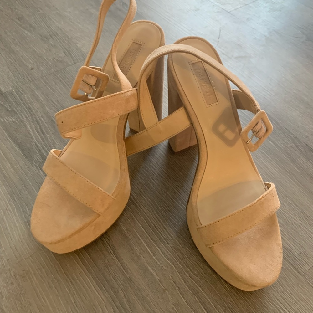 Cute heels - Picture 2 of 4